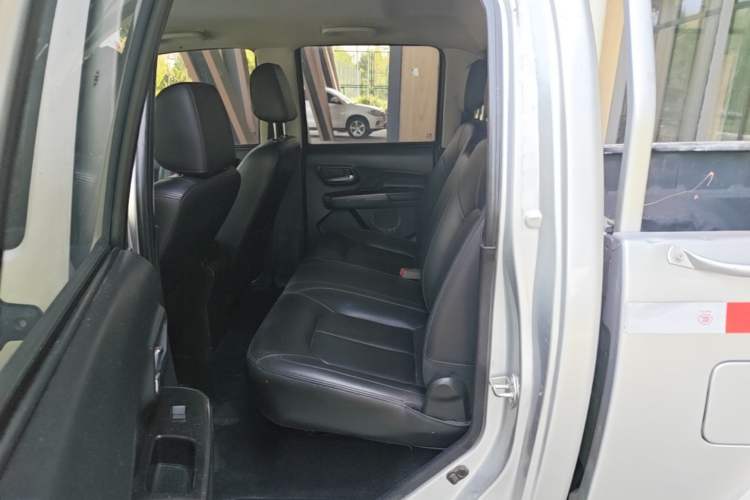 Used Great Wall Wingle 5 2017 2.0T European Version Diesel Two-Wheel Drive Advanced Large Double-Cab GW4D20E Left Rear Seat
