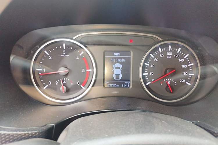 Used Great Wall Wingle 5 2017 2.0T European-Style Diesel 4x4 Ambition Version with Extended Double Cab – GW4D20E Odometer Close Up