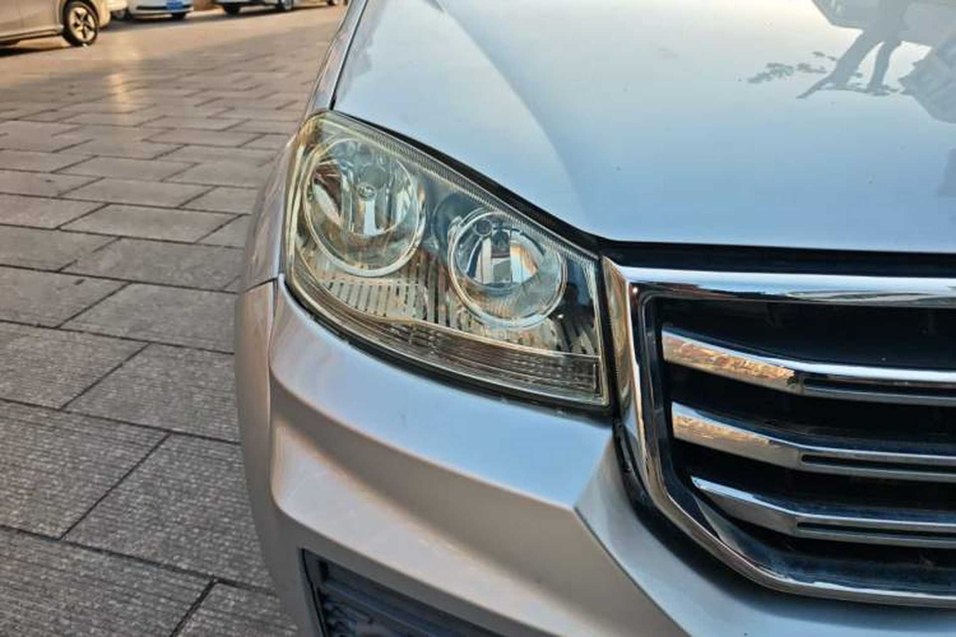 Used Great Wall Wingle 5 2017 2.0T European Version Diesel Two-Wheel Drive Advanced Large Double-Cab GW4D20E Right Front Headlight