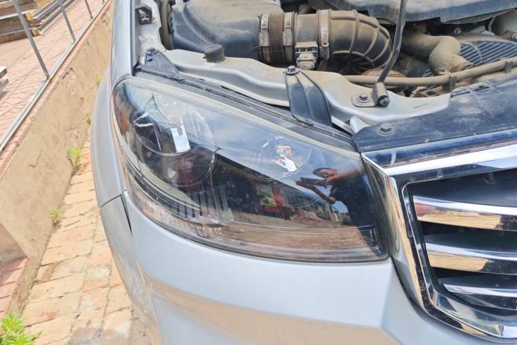 Used Great Wall Wingle 5 2017 2.0T European Version Diesel Two-Wheel Drive Elite Plus Big Double-Cab GW4D20D Right Front Headlight