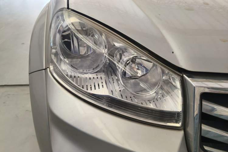 Used Great Wall Wingle 5 2017 2.0T European Version Diesel Two-Wheel Drive Advanced Large Double-Cab GW4D20E Right Front Headlight