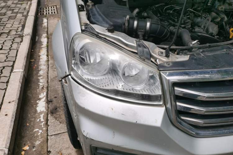 Used Great Wall Wingle 5 2017 2.0T European Version Diesel Two-Wheel Drive Advanced Large Double-Cab GW4D20E Right Front Headlight