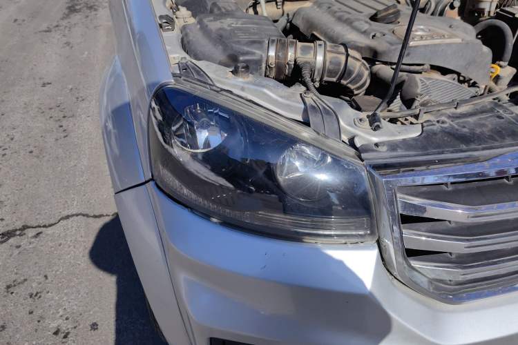 Used Great Wall Wingle 5 2017 2.0T European-Style Diesel Two-Wheel-Drive Elite Version Small Double-Cab GW4D20B Right Front Headlight