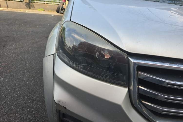 Used Great Wall Wingle 5 2017 2.0T European Version Diesel Two-Wheel Drive Elite Plus Big Double-Cab GW4D20D Right Front Headlight