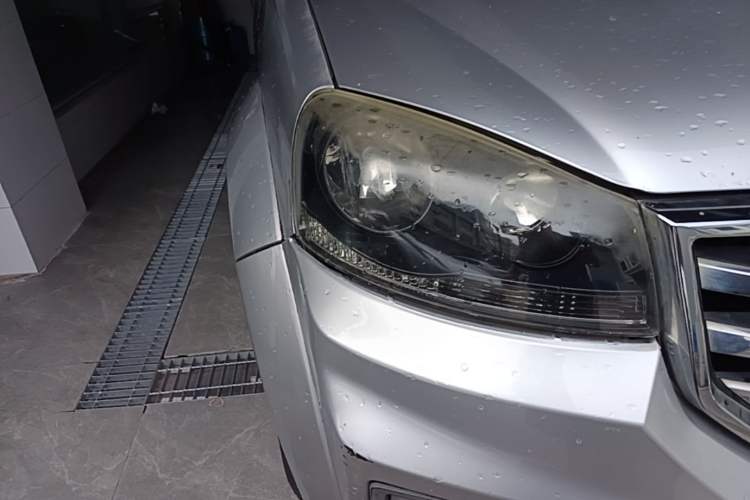 Used Great Wall Wingle 5 2017 2.0T European-Style Diesel Two-Wheel-Drive Elite Version with Large Double Cab – GW4D20B Right Front Headlight