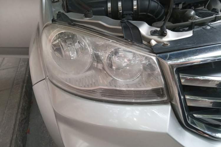 Used Great Wall Wingle 5 2017 2.0T European-spec Diesel Two-Wheel Drive Entry-Level Small Double-Cab GW4D20E Right Front Headlight