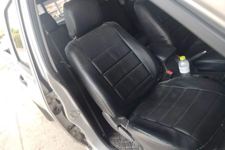 Used Great Wall Wingle 5 2017 2.0T European Version Diesel Two-Wheel Drive Advanced Large Double-Cab GW4D20E Right Front Seat