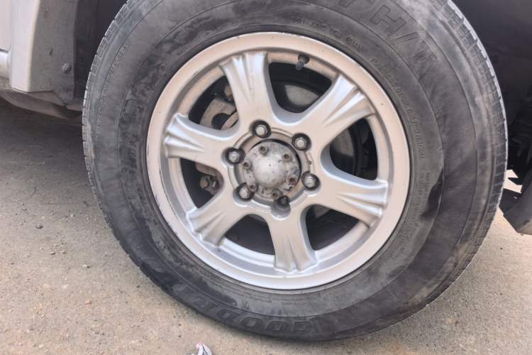Used Great Wall Wingle 5 2017 2.0T European-Style Diesel 4x4 Ambition Version with Extended Double Cab – GW4D20E Right Front Wheel Hub