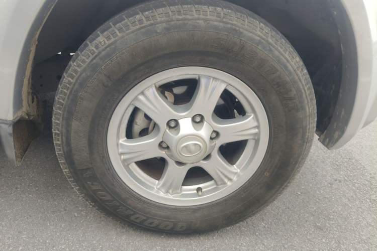 Used Great Wall Wingle 5 2017 2.0T European Version Diesel Two-Wheel Drive Elite Plus Big Double-Cab GW4D20D Right Front Wheel Hub