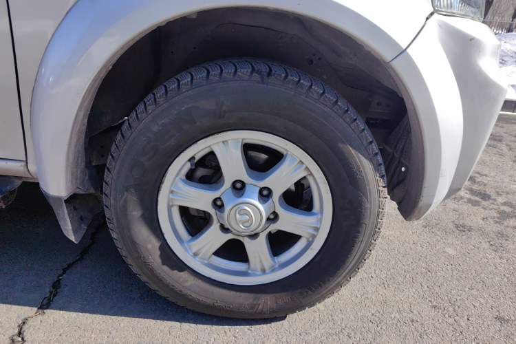 Used Great Wall Wingle 5 2017 2.0T European-Style Diesel Two-Wheel-Drive Elite Version Small Double-Cab GW4D20B Right Front Wheel Hub