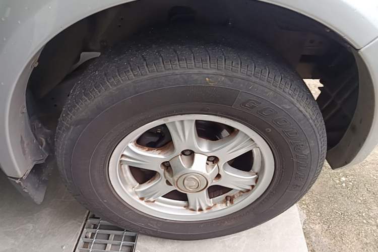 Used Great Wall Wingle 5 2017 2.0T European-Style Diesel Two-Wheel-Drive Elite Version with Large Double Cab – GW4D20B Right Front Wheel Hub
