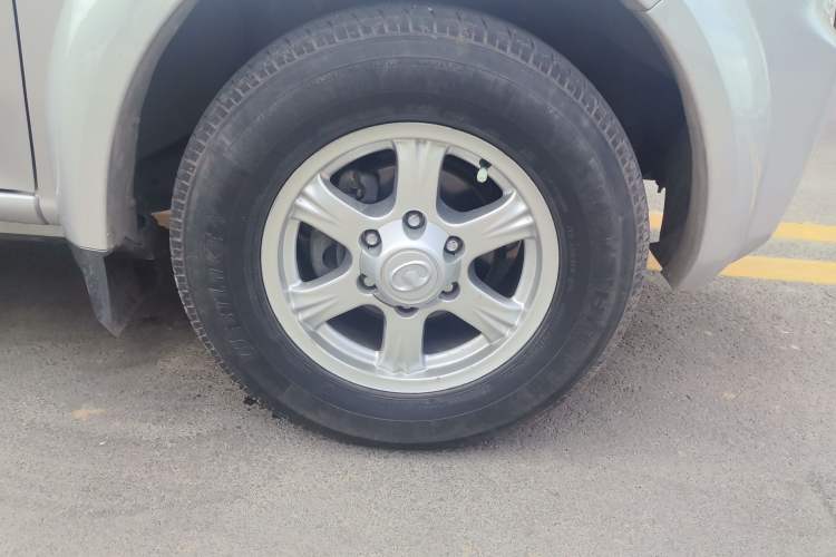 Used Great Wall Wingle 5 2017 2.0T European Version Diesel Two-Wheel Drive Advanced Large Double-Cab GW4D20E Right Front Wheel Hub