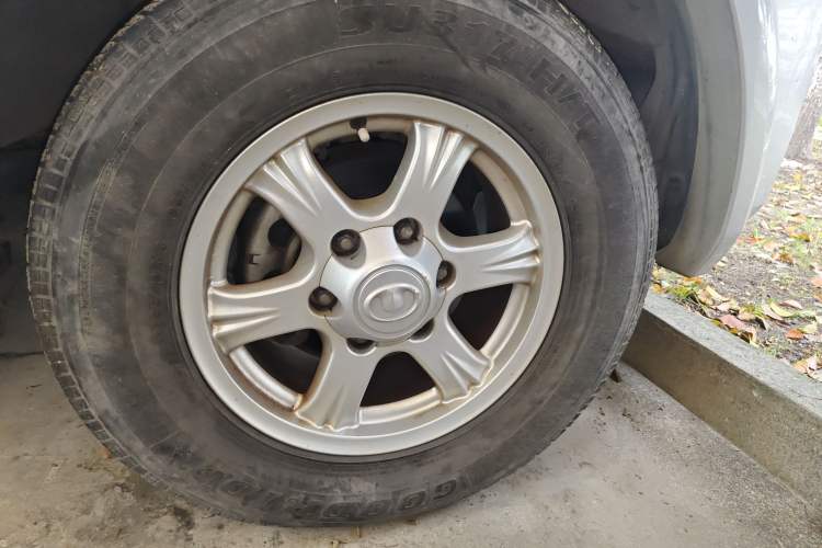 Used Great Wall Wingle 5 2017 2.0T European Version Diesel Two-Wheel Drive Advanced Large Double-Cab GW4D20E Right Front Wheel Hub