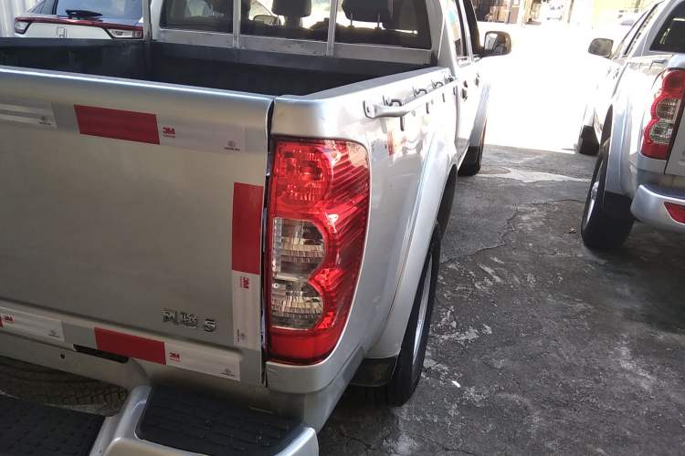 Used Great Wall Wingle 5 2017 2.0T European-spec Diesel Two-Wheel-Drive Entry-Level Big Double-Cab GW4D20D Right Rear Taillight