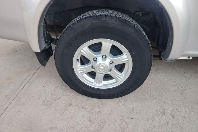 Used Great Wall Wingle 5 2017 2.0T European Version Diesel Two-Wheel Drive Advanced Large Double-Cab GW4D20E Right Rear Wheel Hub