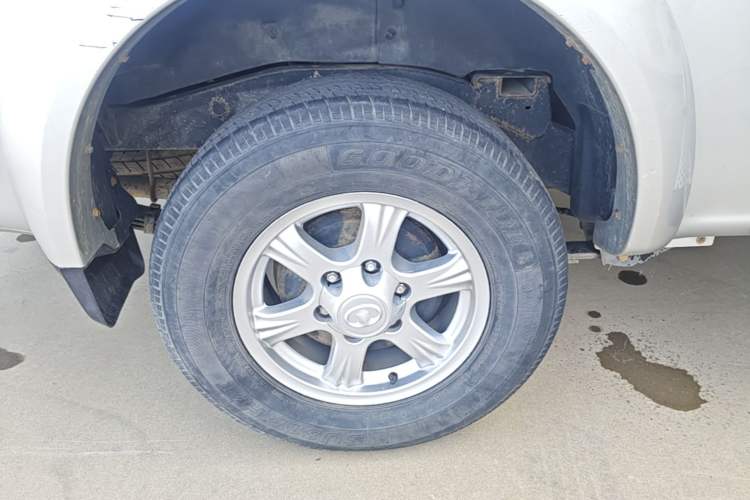 Used Great Wall Wingle 5 2017 2.0T European Version Diesel Two-Wheel Drive Advanced Large Double-Cab GW4D20E Right Rear Wheel Hub