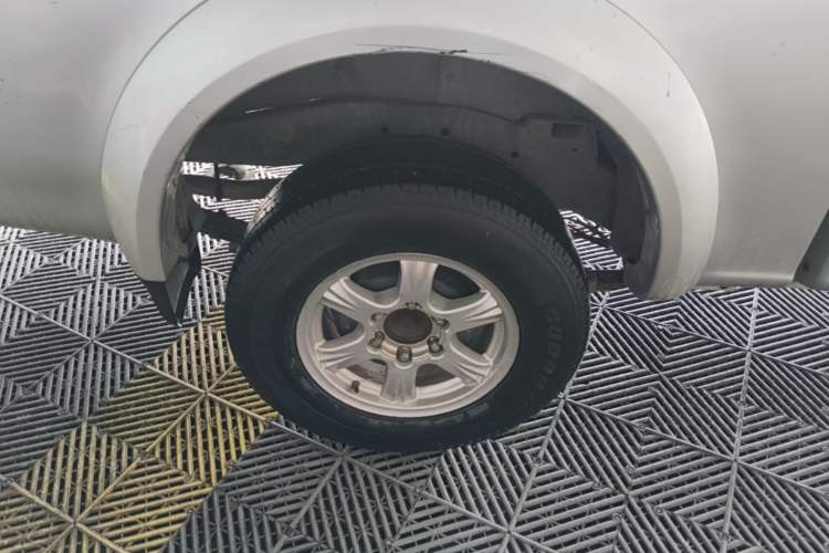 Used Great Wall Wingle 5 2017 2.0T European Version Diesel Two-Wheel Drive Advanced Large Double-Cab GW4D20E Right Rear Wheel Hub