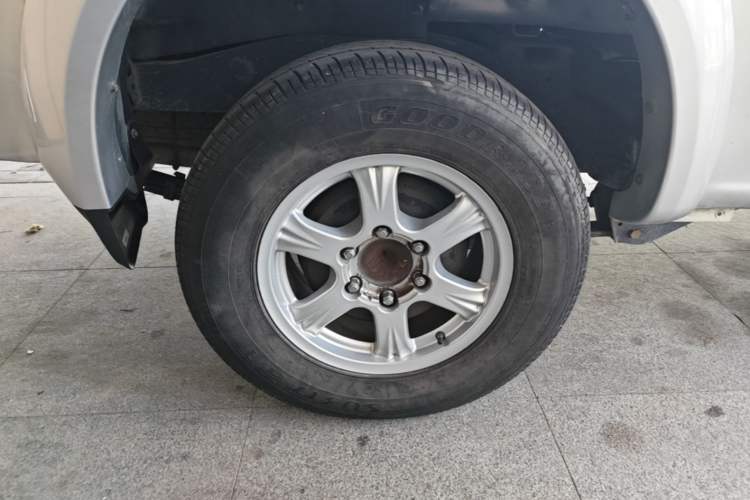 Used Great Wall Wingle 5 2017 2.0T European Version Diesel Two-Wheel Drive Advanced Large Double-Cab GW4D20E Right Rear Wheel Hub
