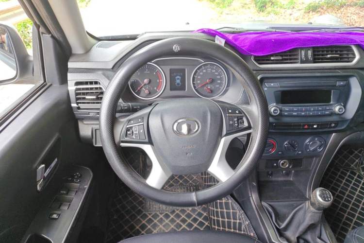 Used Great Wall Wingle 5 2017 2.0T European Version Diesel Two-Wheel Drive Advanced Large Double-Cab GW4D20E Steering Wheel