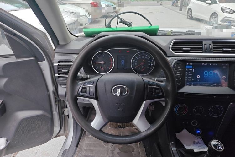 Used Great Wall Wingle 5 2017 2.0T European Version Diesel Two-Wheel Drive Elite Plus Big Double-Cab GW4D20D Steering Wheel