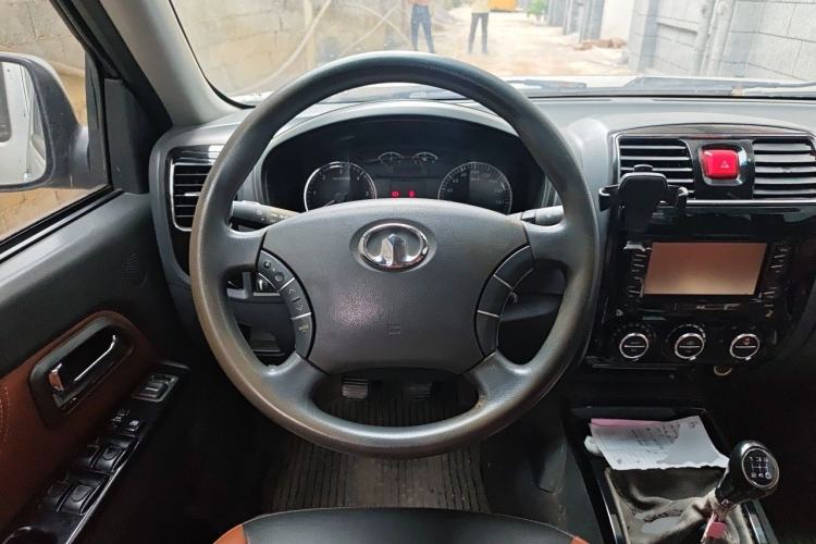 Used Great Wall Wingle 5 2017 2.8T European Version Diesel Two-Wheel Drive Elite Compact Double-Cab GW2.8TC Steering Wheel