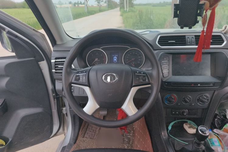 Used Great Wall Wingle 5 2017 2.0T European Version Diesel Two-Wheel Drive Elite Plus Big Double-Cab GW4D20D Steering Wheel