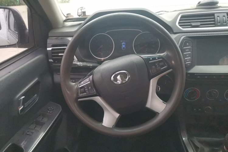 Used Great Wall Wingle 5 2017 2.0T European Version Diesel 4x4 Elite Large Double-Cab GW4D20D Steering Wheel