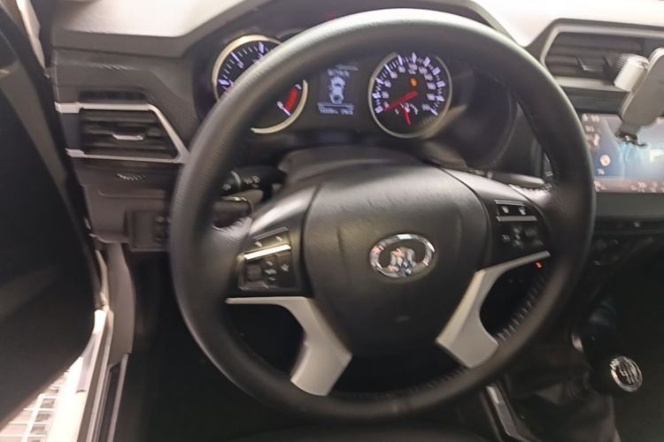 Used Great Wall Wingle 5 2017 2.0T European-Style Diesel Two-Wheel-Drive Elite Version with Large Double Cab – GW4D20B Steering Wheel