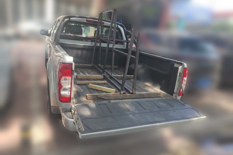 Used Great Wall Wingle 5 2017 2.0T European Version Diesel Two-Wheel Drive Elite Plus Big Double-Cab GW4D20D Trunk