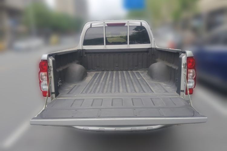 Used Great Wall Wingle 5 2017 2.0T European Version Diesel Two-Wheel Drive Elite Plus Big Double-Cab GW4D20D Trunk