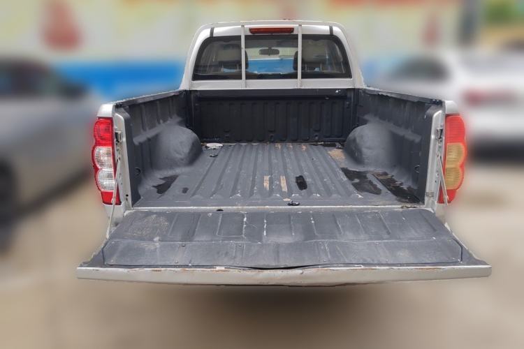 Used Great Wall Wingle 5 2017 2.0T European Version Diesel Two-Wheel Drive Advanced Large Double-Cab GW4D20E Trunk
