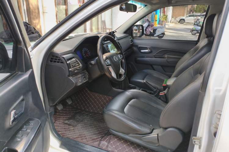 Used Great Wall Wingle 5 2017 2.4L European-spec Gasoline 4x4 Elite Version Big Double Cab 4G69S4N Driver Seat
