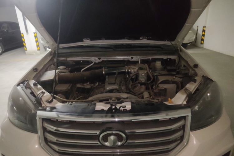 Used Great Wall Wingle 5 2017 2.4L European Version Gasoline Two-Wheel Drive Entry-Level Big Double Cab 4G69S4N Engine Bay