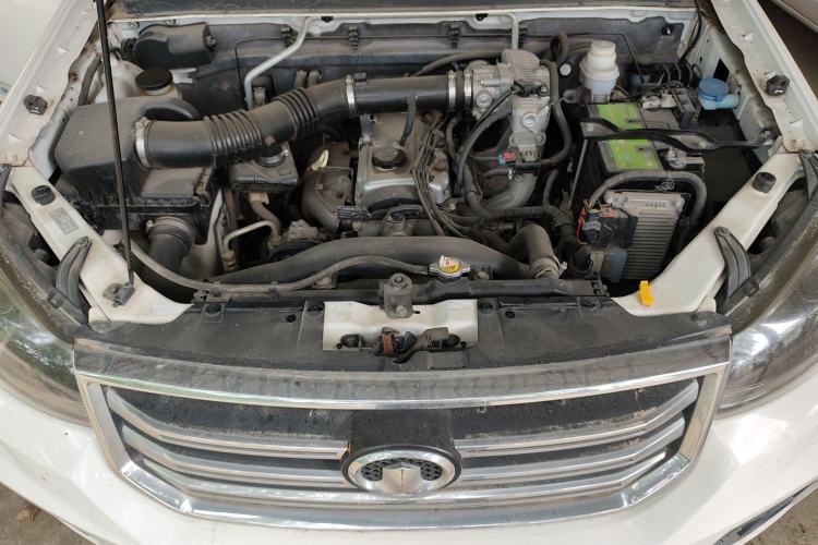 Used Great Wall Wingle 5 2017 2.4L European-spec Gasoline 2WD Elite Model with Big Double Cab – 4G69S4N Engine Bay