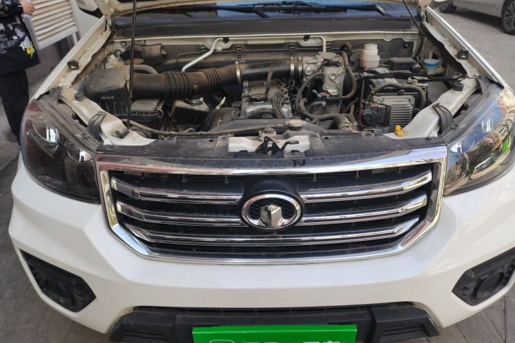 Used Great Wall Wingle 5 2017 2.4L European Version Gasoline Two-Wheel Drive Entry-Level Big Double Cab 4G69S4N Engine Bay