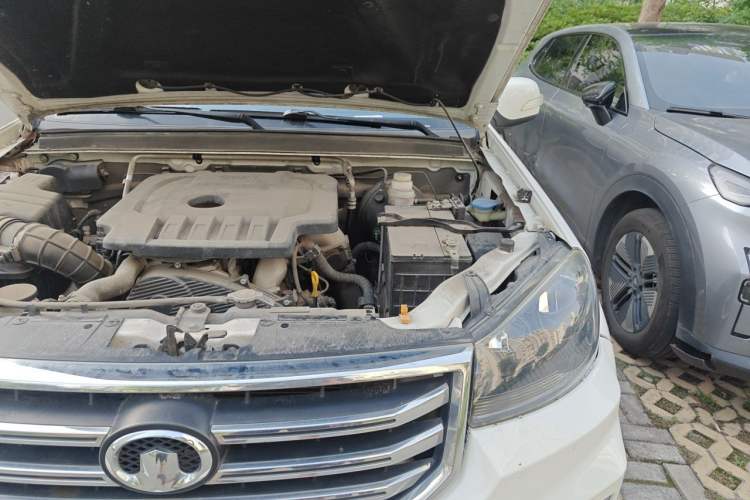 Used Great Wall Wingle 5 2017 2.0T European Version Diesel 4x4 Elite Large Double-Cab GW4D20D Engine Bay Left