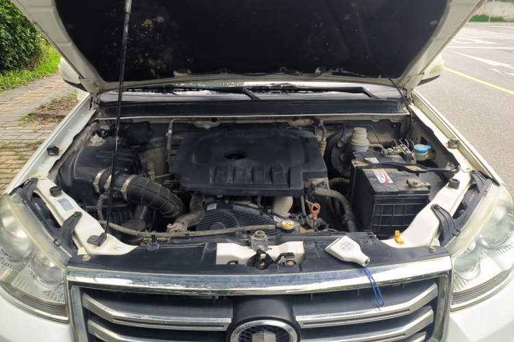 Used Great Wall Wingle 5 2017 2.0T European Version Diesel Two-Wheel Drive Advanced Large Double-Cab GW4D20E Engine Bay