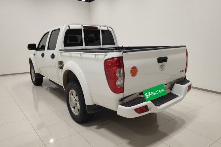 Used Great Wall Wingle 5 2017 2.0T European-spec Diesel Two-Wheel-Drive Entry-Level Big Double-Cab GW4D20D Exterior 2