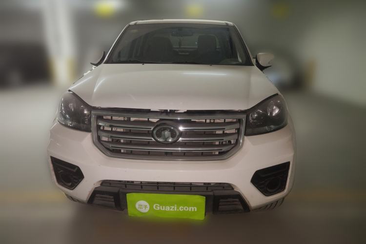 Used Great Wall Wingle 5 2017 2.4L European Version Gasoline Two-Wheel Drive Entry-Level Big Double Cab 4G69S4N Front