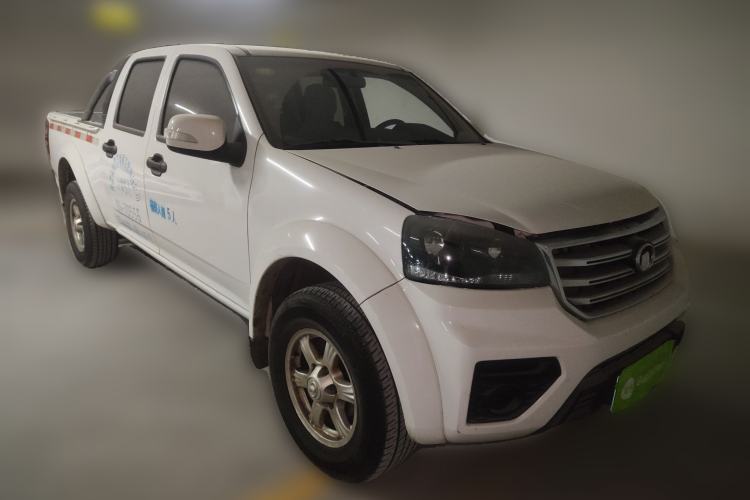 Used Great Wall Wingle 5 2017 2.4L European Version Gasoline Two-Wheel Drive Entry-Level Big Double Cab 4G69S4N Front Right 45 Deg