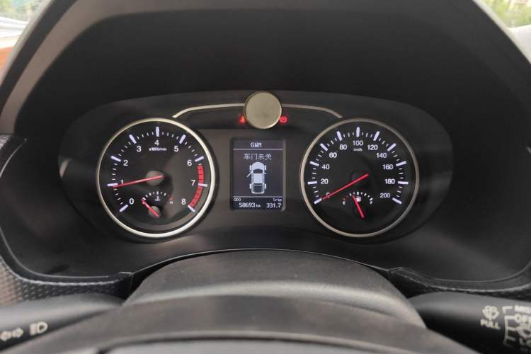 Used Great Wall Wingle 5 2017 2.4L European Version Gasoline Two-Wheel Drive Entry-Level Small Double-Cab 4G69S4N Instrument Cluster