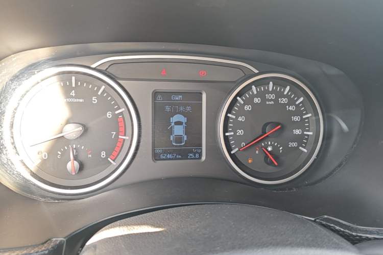Used Great Wall Wingle 5 2017 2.4L European Version Gasoline Two-Wheel Drive Entry-Level Big Double Cab 4G69S4N Instrument Cluster