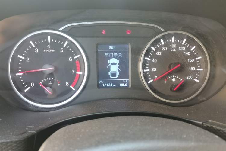 Used Great Wall Wingle 5 2017 2.4L European Version Gasoline Two-Wheel Drive Entry-Level Big Double Cab 4G69S4N Instrument Cluster