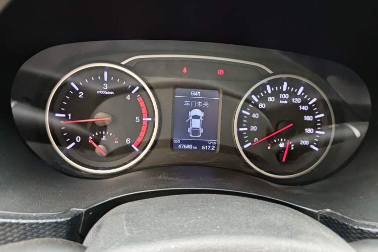 Used Great Wall Wingle 5 2017 2.0T European Version Diesel Two-Wheel Drive Advanced Large Double-Cab GW4D20E Instrument Cluster