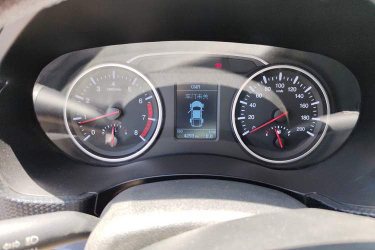 Used Great Wall Wingle 5 2017 2.4L European Version Gasoline Two-Wheel Drive Entry-Level Small Double-Cab 4G69S4N Instrument Cluster