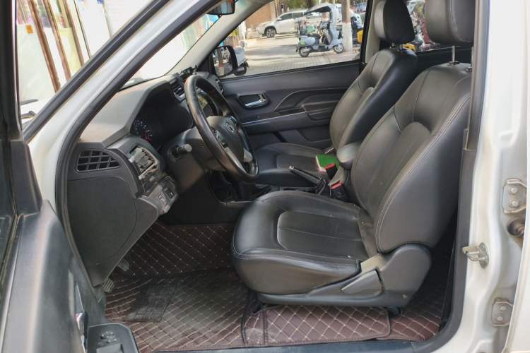 Used Great Wall Wingle 5 2017 2.4L European-spec Gasoline 4x4 Elite Version Big Double Cab 4G69S4N Left Front Seat