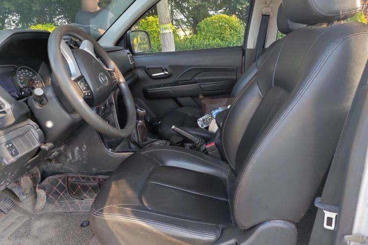 Used Great Wall Wingle 5 2017 2.4L European-spec Gasoline 2WD Elite Model with Big Double Cab – 4G69S4N Left Front Seat