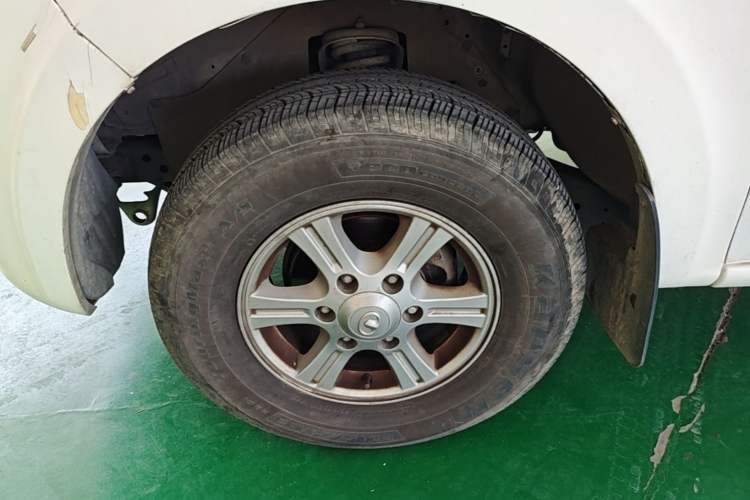Used Great Wall Wingle 5 2017 2.8T Classic Edition Two-Wheel Drive Big Double-Cab GW2.8TC-2 Left Front Wheel Hub