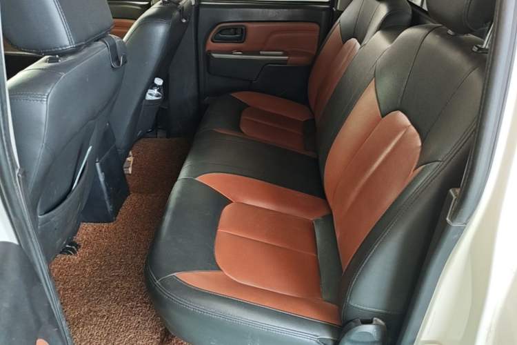 Used Great Wall Wingle 5 2017 2.8T Classic Edition Two-Wheel Drive Big Double-Cab GW2.8TC-2 Left Rear Seat