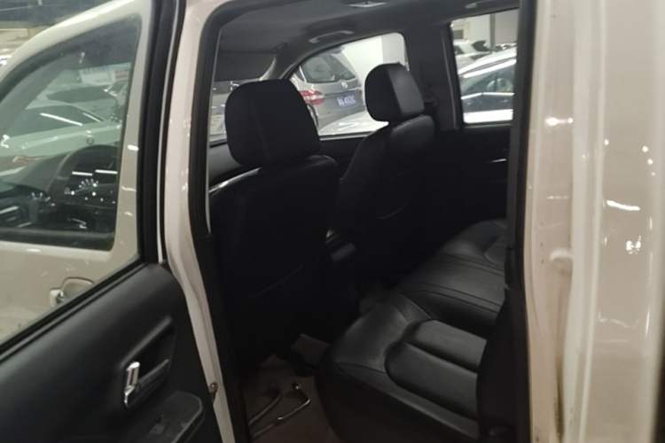 Used Great Wall Wingle 5 2017 2.4L European-spec Gasoline 2WD Elite Trim Small Double Cab – 4G69S4N Left Rear Seat